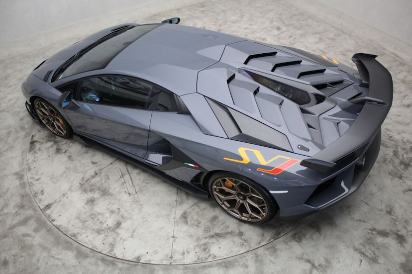 Foto do veículo LAMBORGHINI AVENTADOR SVJ 2019 850 KM 6.500.000,00