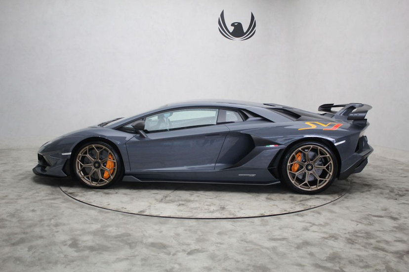 Foto do veículo LAMBORGHINI AVENTADOR SVJ 2019 850 KM 6.500.000,00