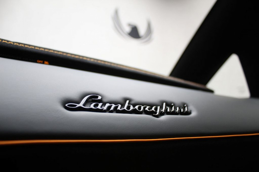 Foto do veículo LAMBORGHINI AVENTADOR SVJ 2019 850 KM 6.500.000,00
