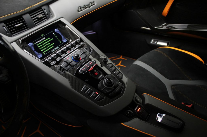 Foto do veículo LAMBORGHINI AVENTADOR SVJ 2019 850 KM 6.500.000,00