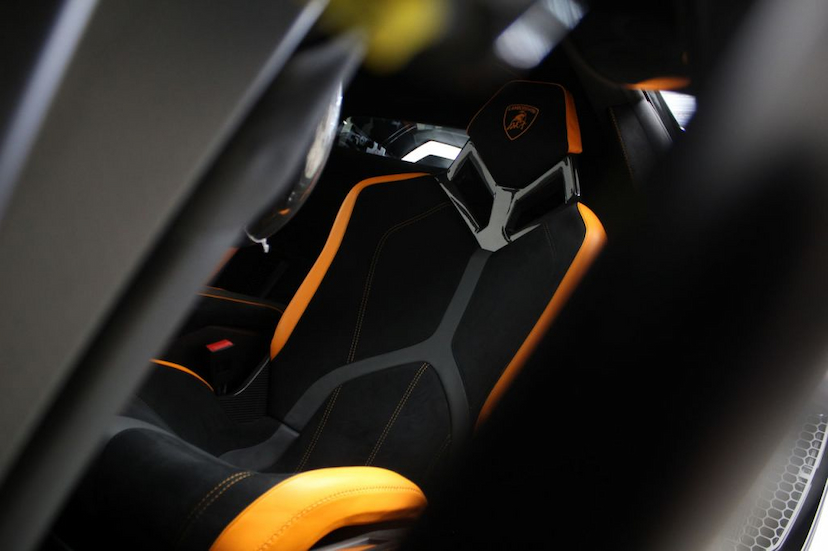 Foto do veículo LAMBORGHINI AVENTADOR SVJ 2019 850 KM 6.500.000,00