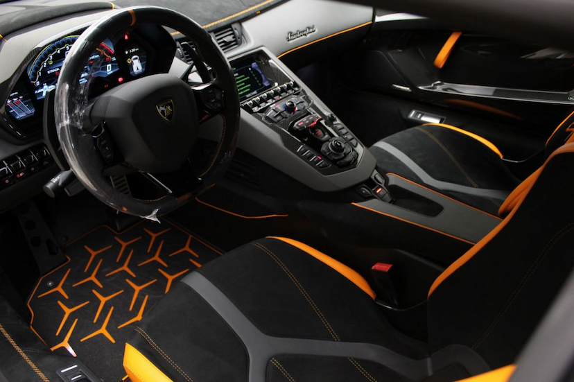 Foto do veículo LAMBORGHINI AVENTADOR SVJ 2019 850 KM 6.500.000,00