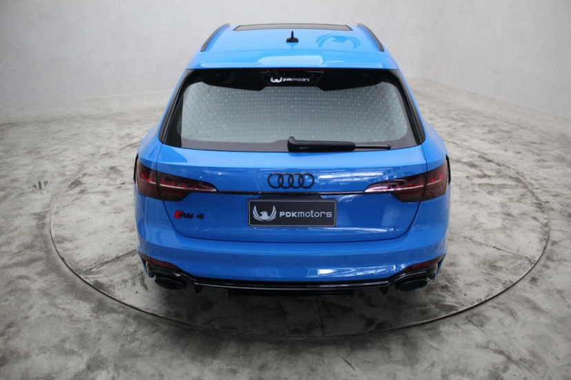 Foto do veículo AUDI RS 4 AVANT QUATTRO 2021 1.416 KM 639.000,00