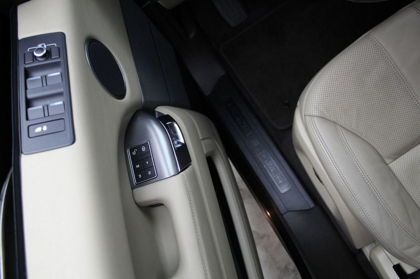 Foto do veículo LAND ROVER RANGE ROVER SPORT SE TDV6 2016 55.600 KM 285.000,00