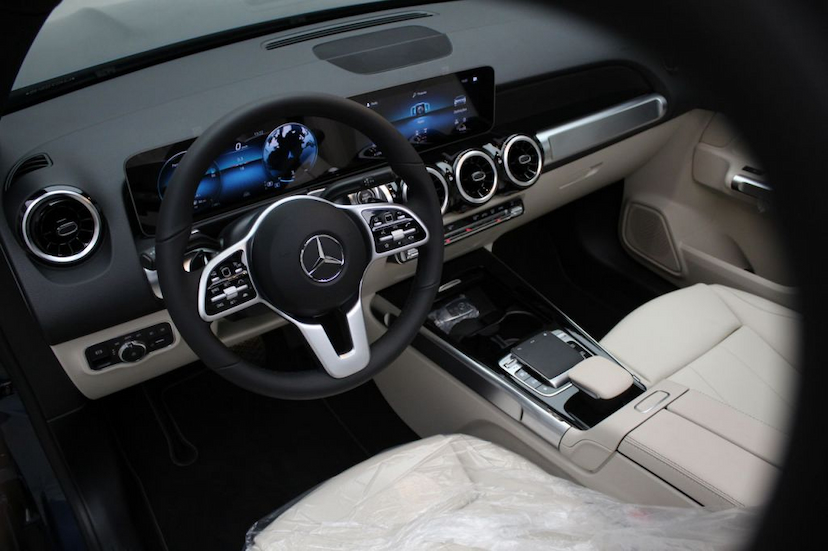 Foto do veículo MERCEDES-BENZ GLB 200 LAUNCH EDITION 2020 0 KM 390.000,00