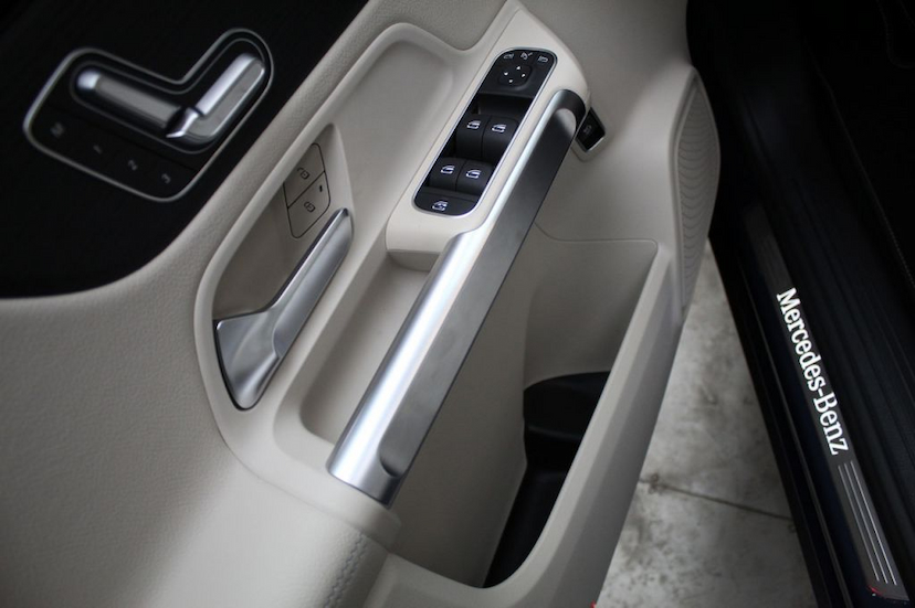 Foto do veículo MERCEDES-BENZ GLB 200 LAUNCH EDITION 2020 0 KM 390.000,00
