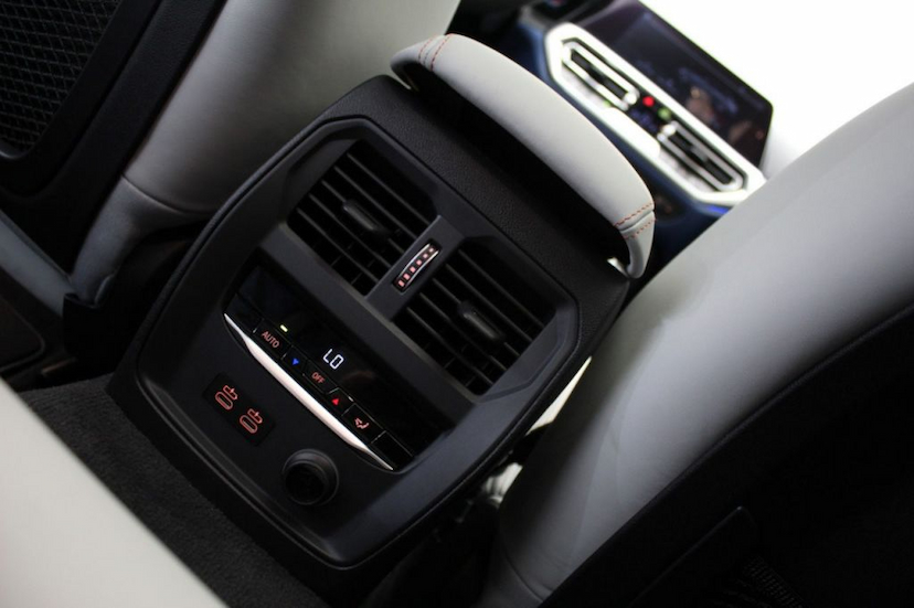 Foto do veículo BMW M340I FIRST EDITION 2020 1.185 KM 459.000,00