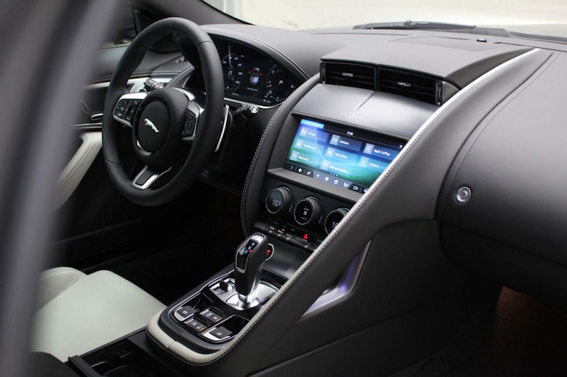 Foto do veículo JAGUAR F TYPE P300 R-DYNAMIC S CABRIO 2021 12 KM 549.000,00