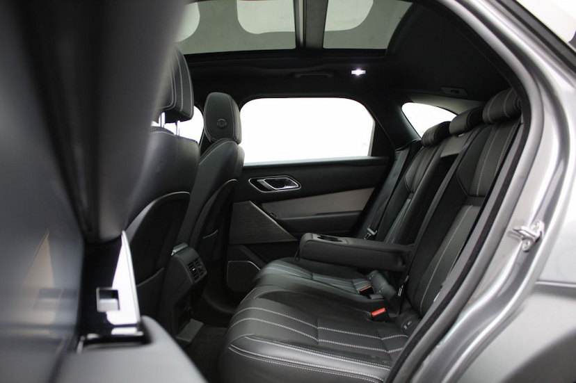 Foto do veículo LAND ROVER RANGE ROVER VELAR P250 SE R DYNAMIC 2018 16.871 KM 369.000,00