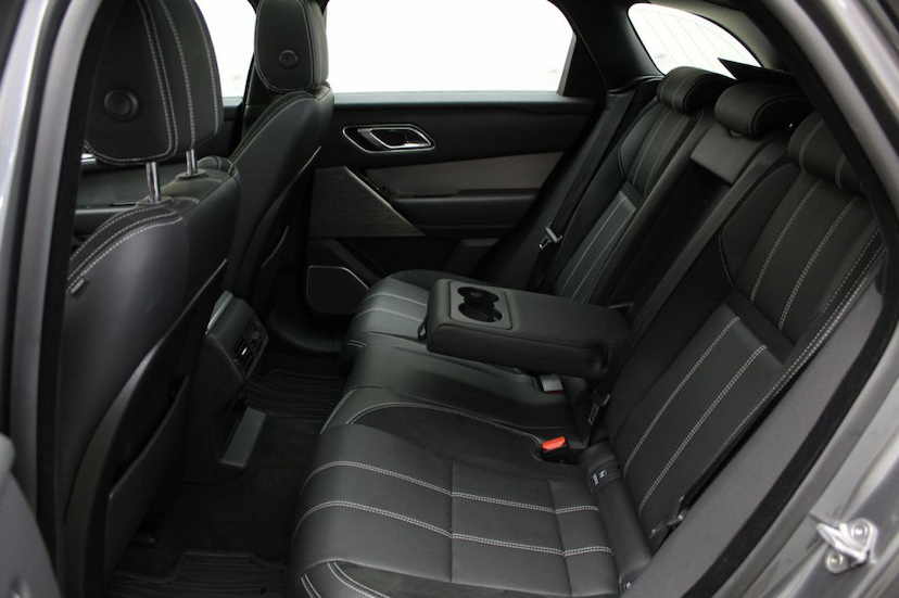 Foto do veículo LAND ROVER RANGE ROVER VELAR P250 SE R DYNAMIC 2018 16.871 KM 369.000,00