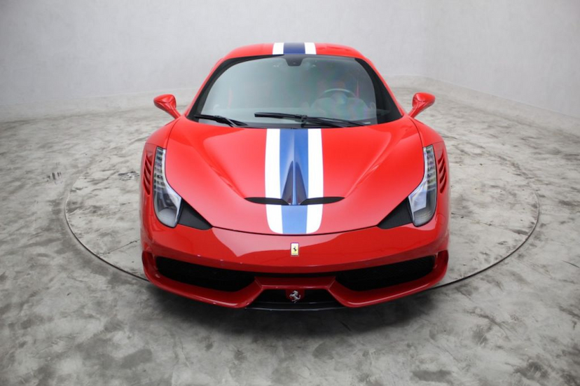 Foto do veículo FERRARI 458 SPECIALE 2014 5.400 KM 4.000.000,00