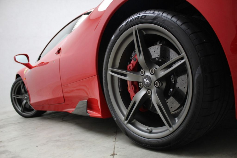 Foto do veículo FERRARI 458 SPECIALE 2014 5.400 KM 4.000.000,00