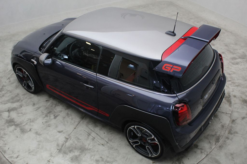 Foto do veículo MINI COOPER JCW GP-3 2021 35 KM 360.000,00