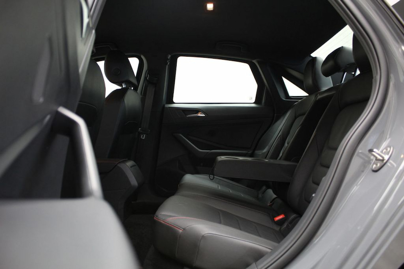 Foto do veículo VOLKSWAGEN JETTA GLI 2020 354 KM 235.000,00