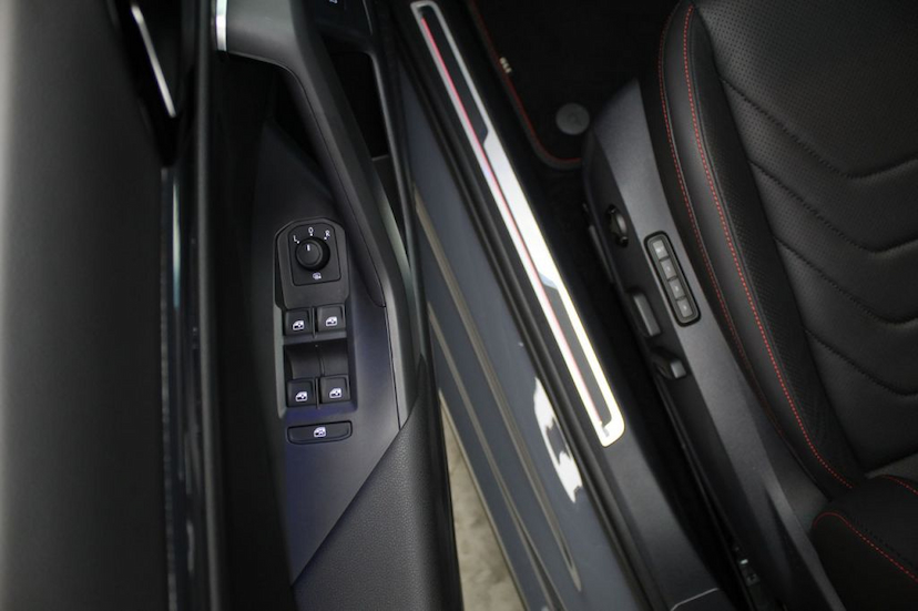 Foto do veículo VOLKSWAGEN JETTA GLI 2020 354 KM 235.000,00