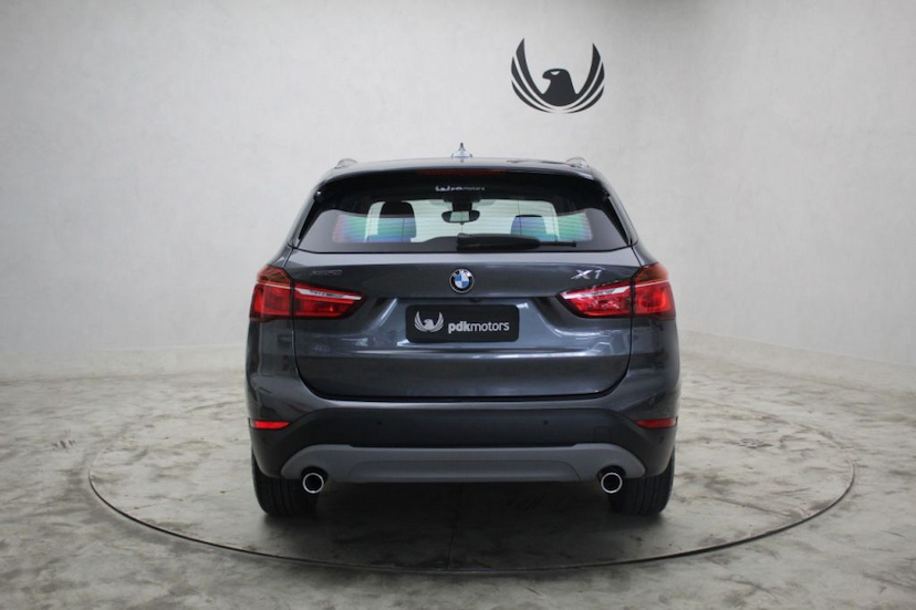 Foto do veículo BMW X1 2.0 GP 2018 30.300 KM 195.000,00