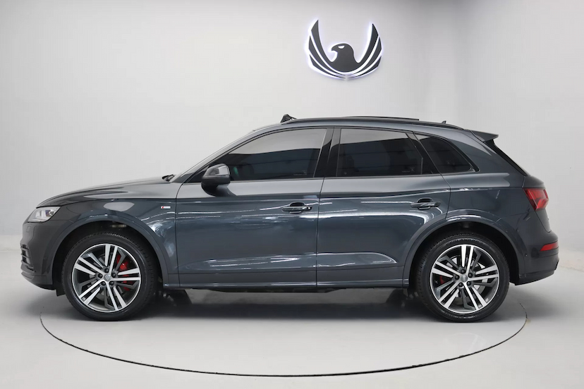 Foto do veículo AUDI Q5 S-LINE 2020 39.500 KM 275.000,00