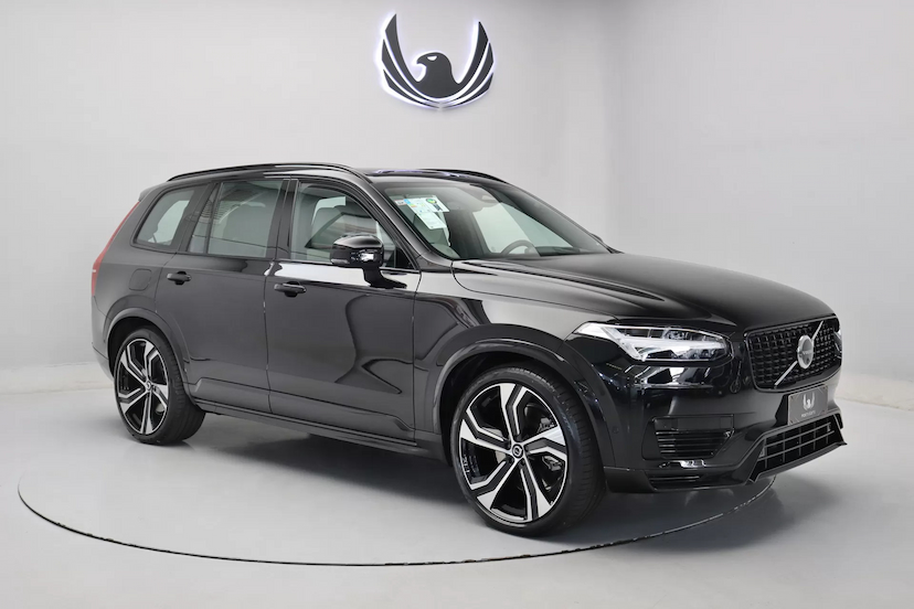 Foto do veículo VOLVO XC90 T8 RECHARGE ULTIMATE DARK | 7 LUGARES 2024 1.900 KM 679.000,00