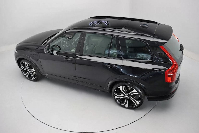 Foto do veículo VOLVO XC90 T8 RECHARGE ULTIMATE DARK | 7 LUGARES 2024 1.900 KM 679.000,00