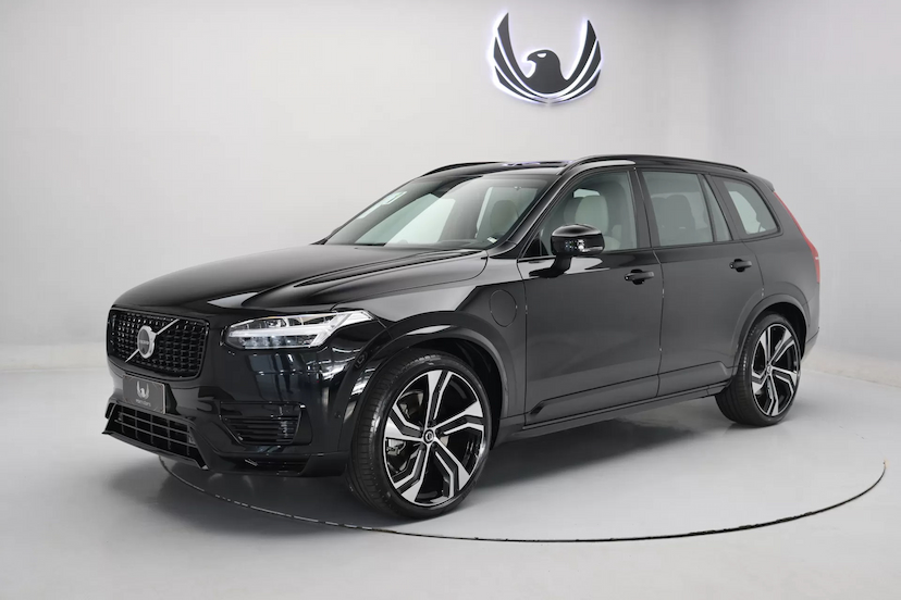 Foto do veículo VOLVO XC90 T8 RECHARGE ULTIMATE DARK | 7 LUGARES 2024 1.900 KM 679.000,00