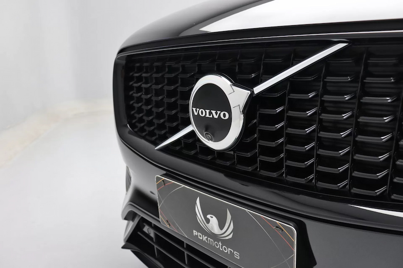 Foto do veículo VOLVO XC90 T8 RECHARGE ULTIMATE DARK | 7 LUGARES 2024 1.900 KM 679.000,00
