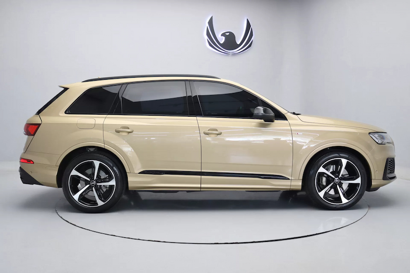 Foto do veículo AUDI Q7 TFSI S-LINE | 7 LUGARES 2021 23.000 KM 649.000,00