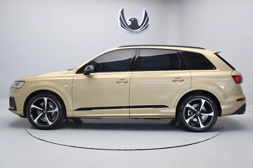Foto do veículo AUDI Q7 TFSI S-LINE | 7 LUGARES 2021 23.000 KM 649.000,00