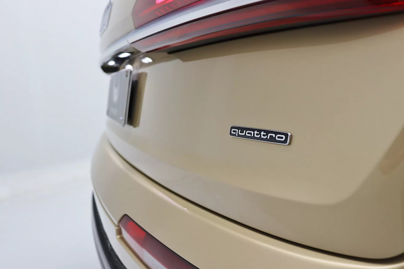 Foto do veículo AUDI Q7 TFSI S-LINE | 7 LUGARES 2021 23.000 KM 649.000,00