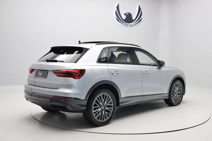 Foto do veículo AUDI Q3 BLACK 2021 10.300 KM 295.000,00