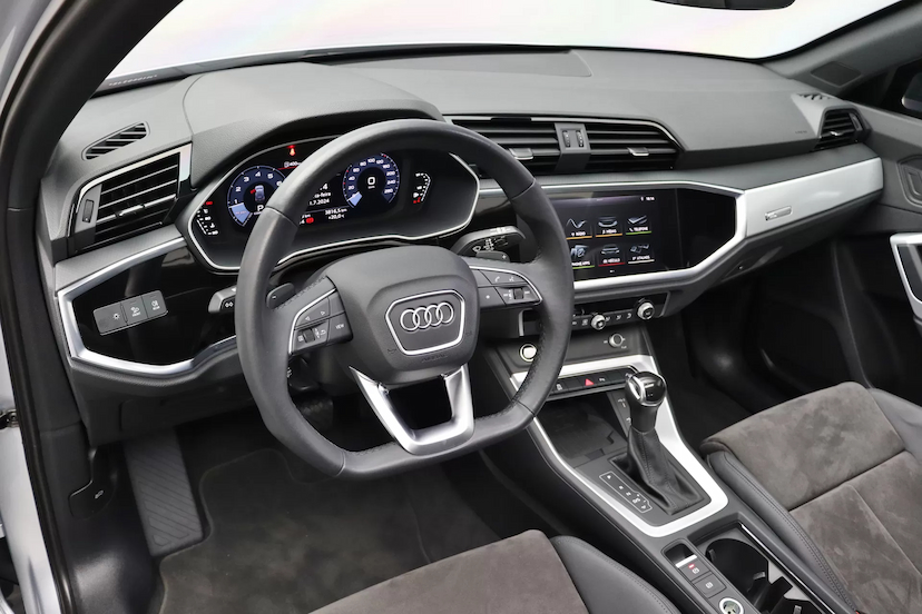Foto do veículo AUDI Q3 BLACK 2021 10.300 KM 295.000,00