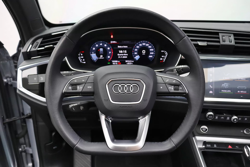 Foto do veículo AUDI Q3 BLACK 2021 10.300 KM 295.000,00