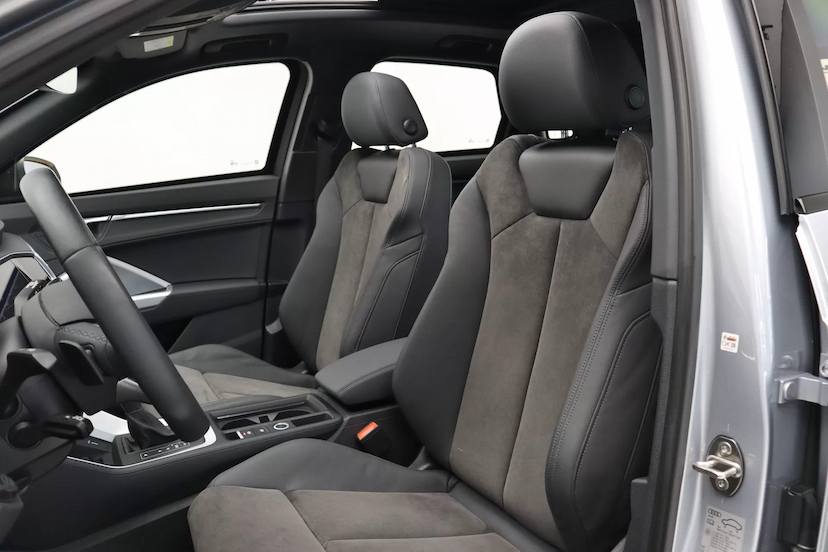 Foto do veículo AUDI Q3 BLACK 2021 10.300 KM 295.000,00