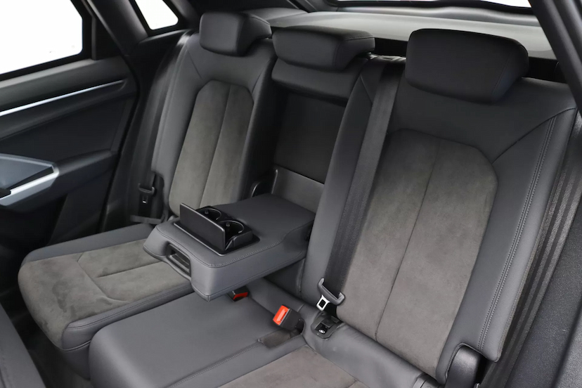 Foto do veículo AUDI Q3 BLACK 2021 10.300 KM 295.000,00