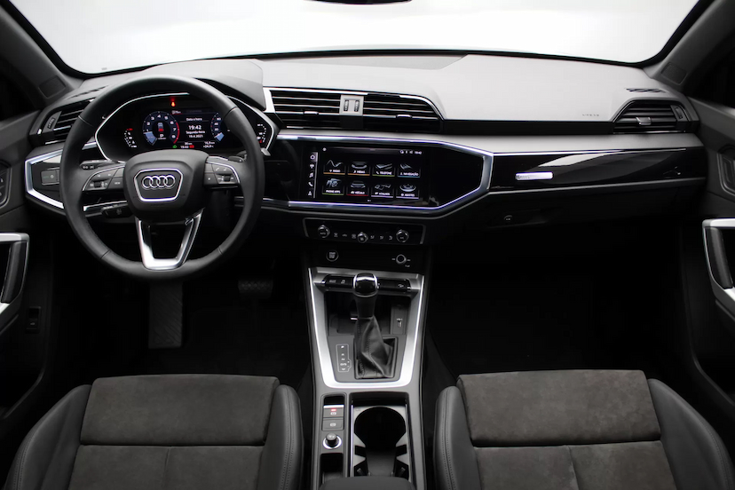 Foto do veículo AUDI Q3 BLACK S LINE 2021 0 KM 348.000,00