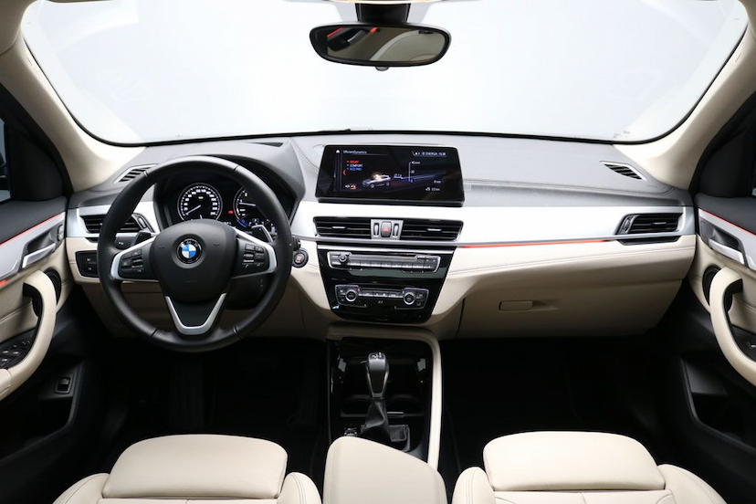 Foto do veículo BMW X1 25I SPORT X-DRIVE 2020 8.880 KM 295.000,00