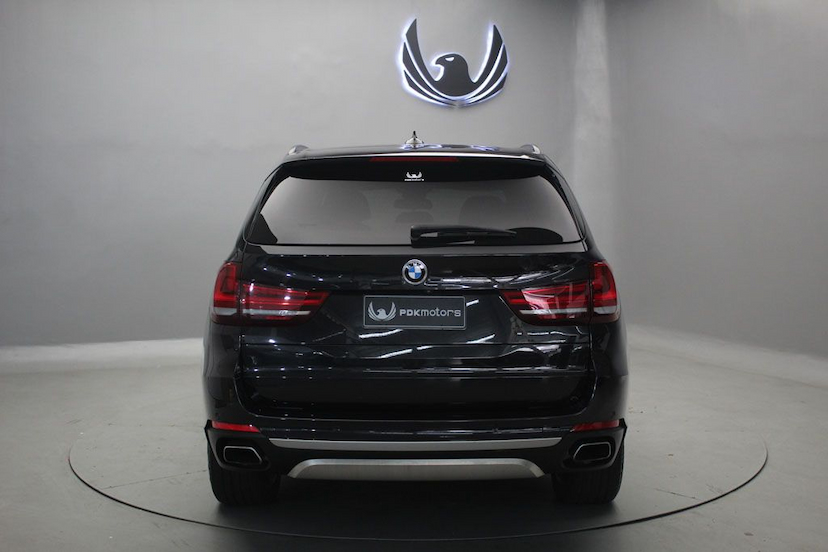 Foto do veículo BMW X5 50I SECURITY 2016 28.770 KM 329.000,00