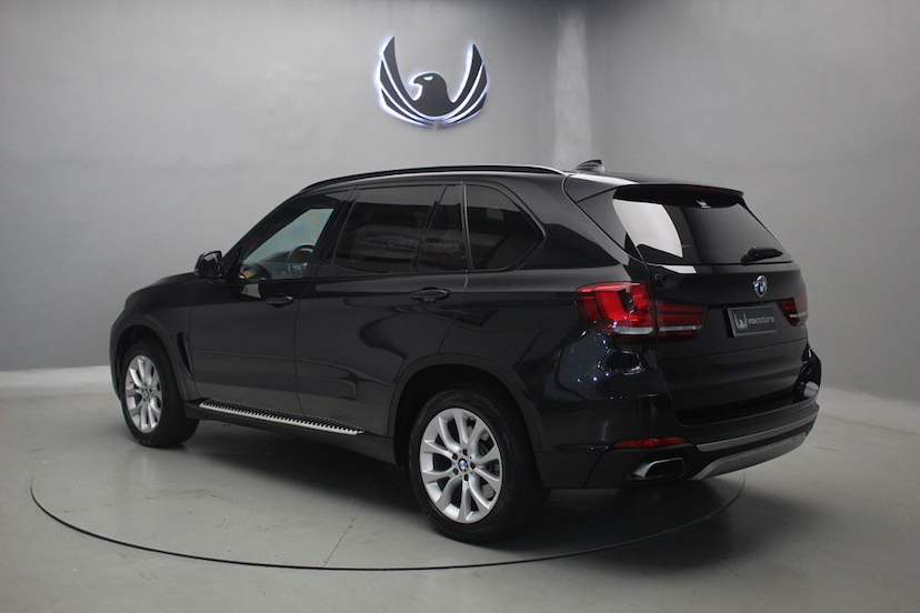 Foto do veículo BMW X5 50I SECURITY 2016 28.770 KM 329.000,00