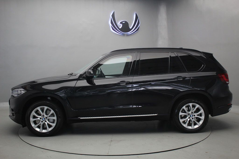 Foto do veículo BMW X5 50I SECURITY 2016 28.770 KM 329.000,00