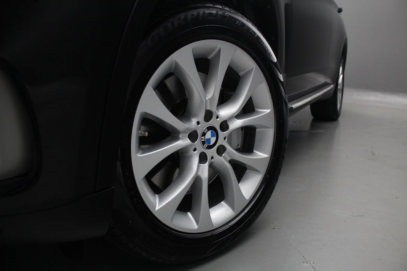 Foto do veículo BMW X5 50I SECURITY 2016 28.770 KM 329.000,00