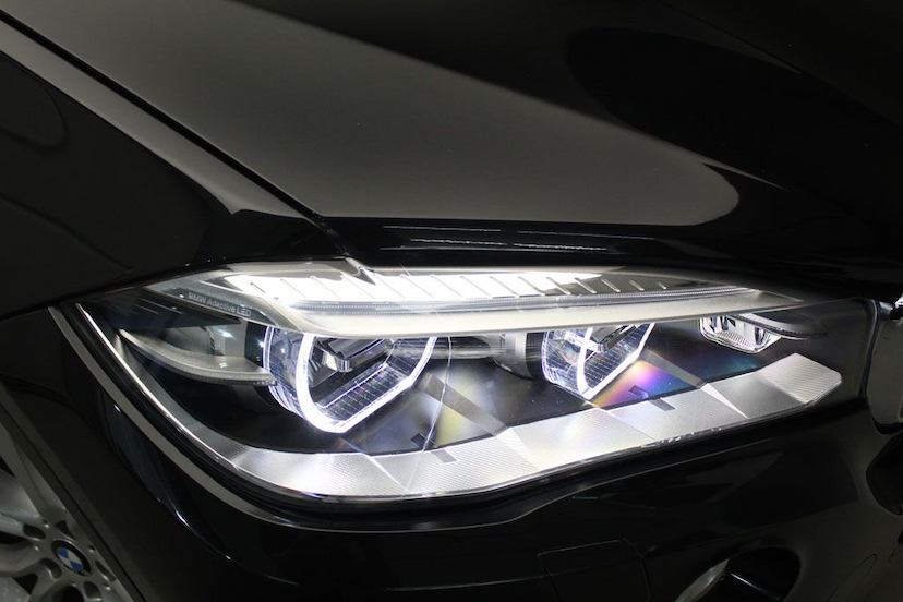 Foto do veículo BMW X5 50I SECURITY 2016 28.770 KM 329.000,00