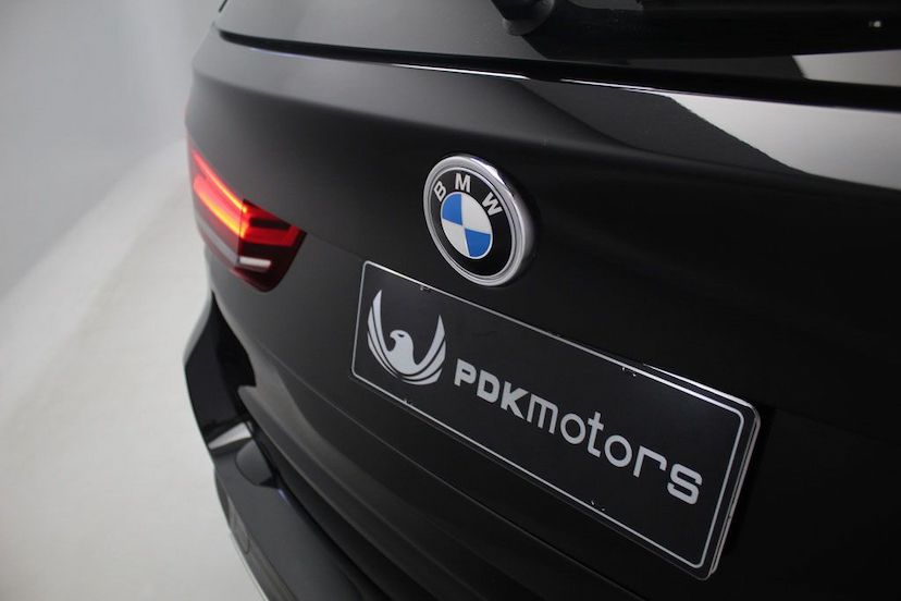 Foto do veículo BMW X5 50I SECURITY 2016 28.770 KM 329.000,00