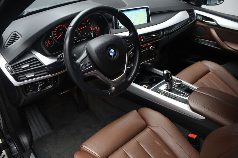 Foto do veículo BMW X5 50I SECURITY 2016 28.770 KM 329.000,00