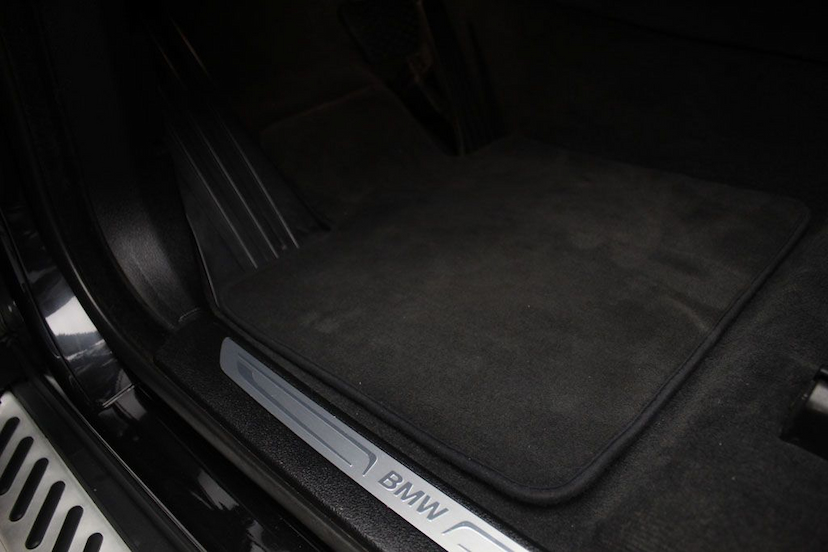 Foto do veículo BMW X5 50I SECURITY 2016 28.770 KM 329.000,00
