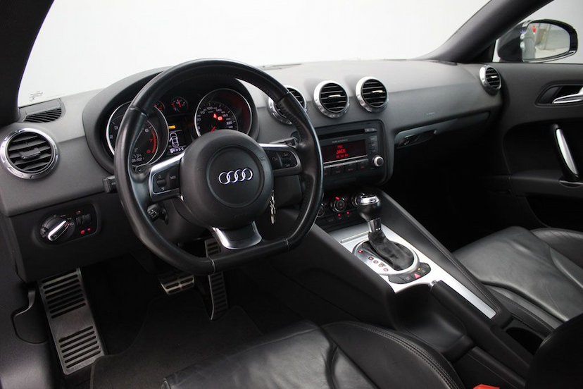 Foto do veículo AUDI TT 2.0 TFSI 2009 28.730 KM 139.000,00