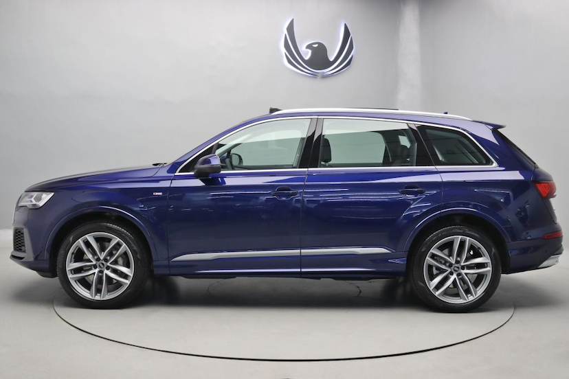 Foto do veículo AUDI Q7 TFSI S-LINE 2021 2.760 KM 529.000,00
