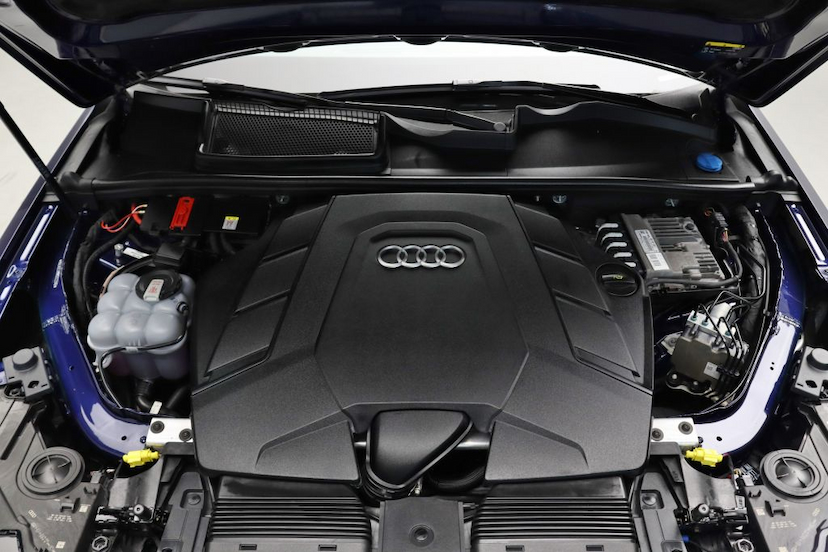 Foto do veículo AUDI Q7 TFSI S-LINE 2021 2.760 KM 529.000,00