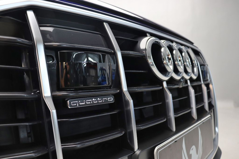 Foto do veículo AUDI Q7 TFSI S-LINE 2021 2.760 KM 529.000,00