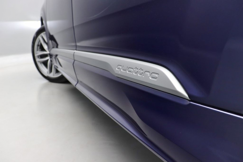 Foto do veículo AUDI Q7 TFSI S-LINE 2021 2.760 KM 529.000,00
