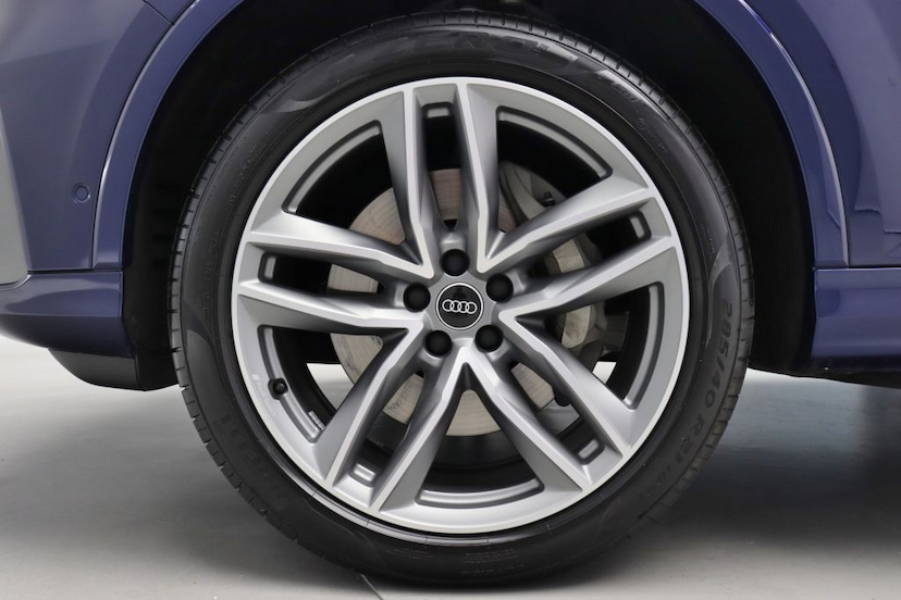Foto do veículo AUDI Q7 TFSI S-LINE 2021 2.760 KM 529.000,00