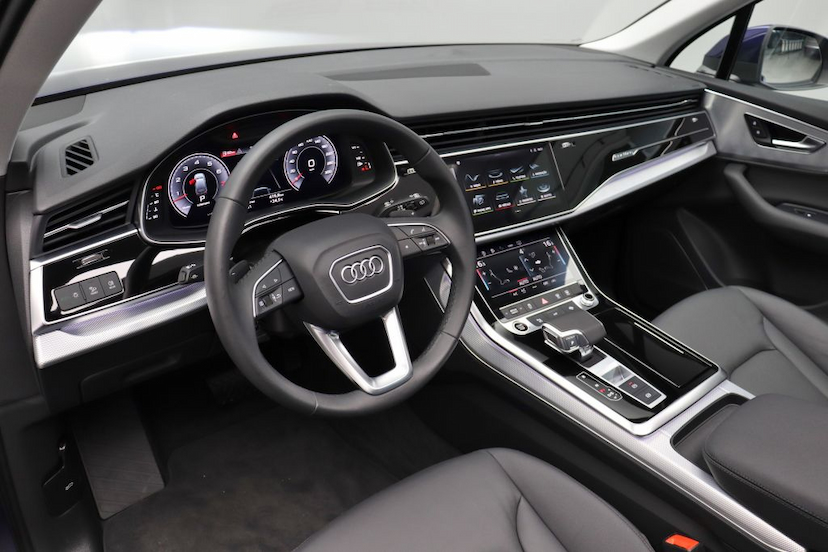 Foto do veículo AUDI Q7 TFSI S-LINE 2021 2.760 KM 529.000,00